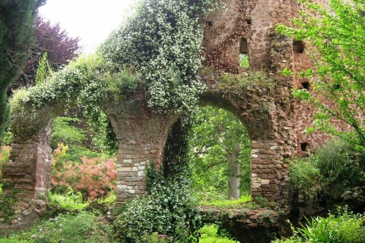 Ninfa Gardens & Sermoneta Castle